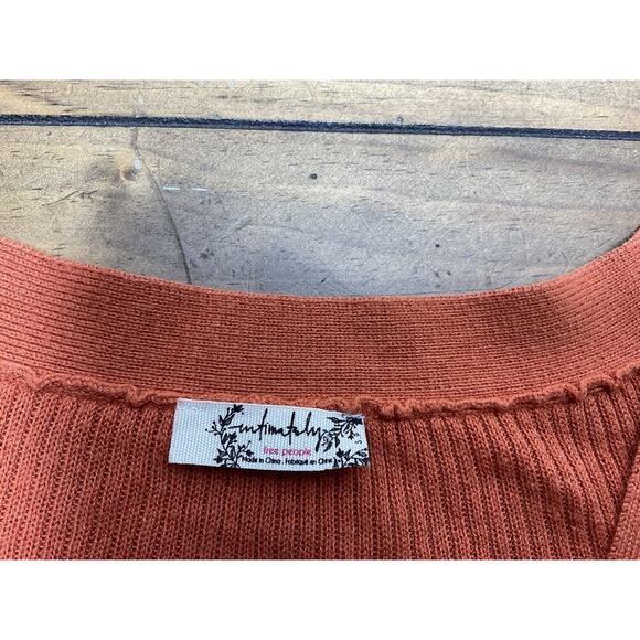 Free People | Cropped Top | Women’s S | Orange | Ribbed V-Neck Button Front - Picture 2 of 10